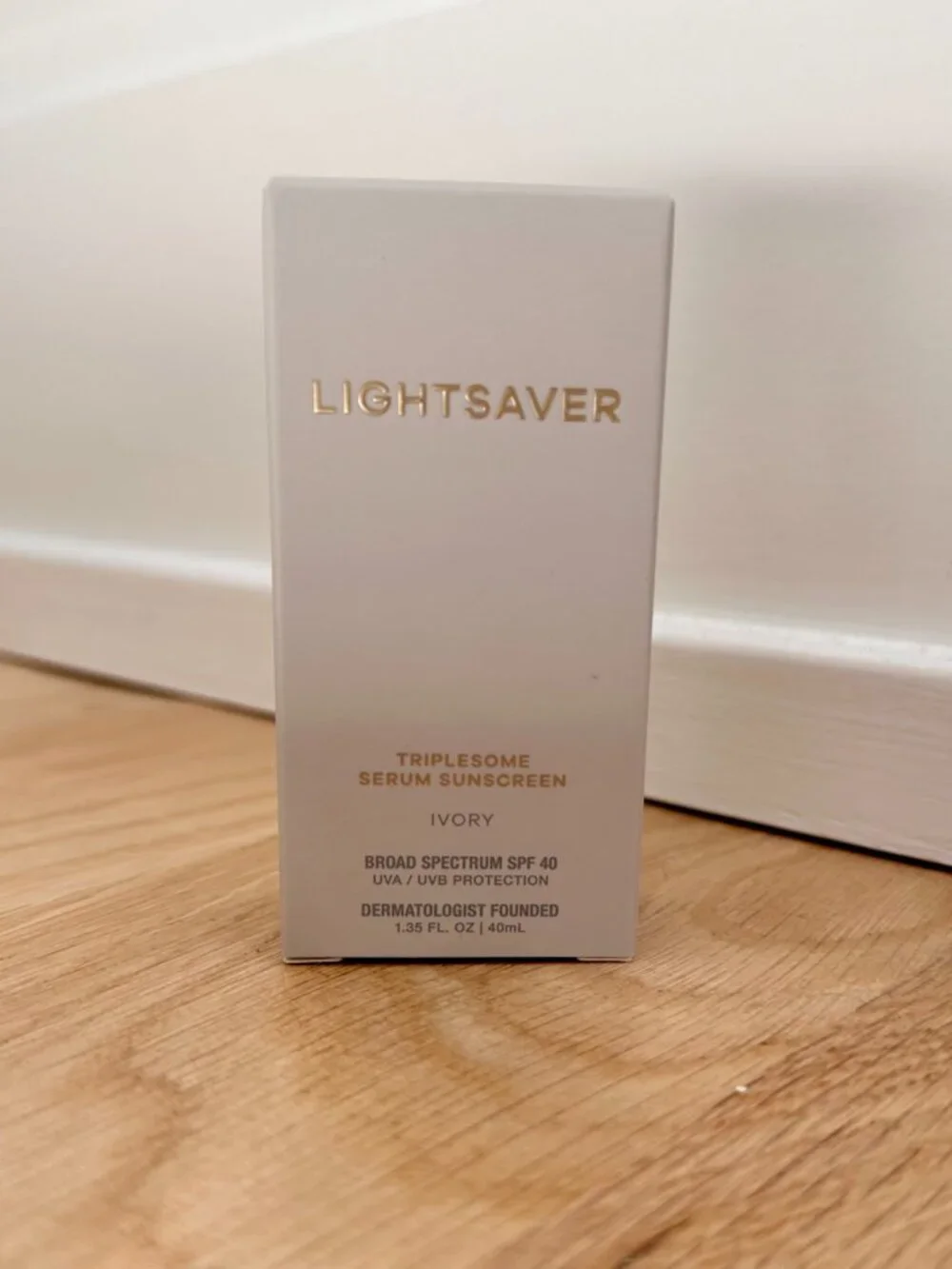 NWT LIGHTSAVER Triplesome Serum Sunscreen SPF 40 - Ivory 1.35oz/40mL FULL SIZE